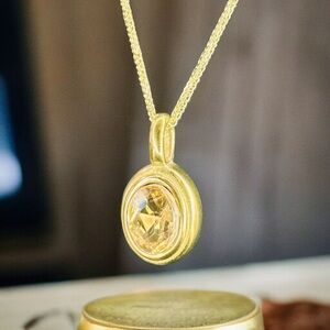 NEW Rich Golden Yellow Canary Crystal Antique Style Heirloom Pendant Necklace